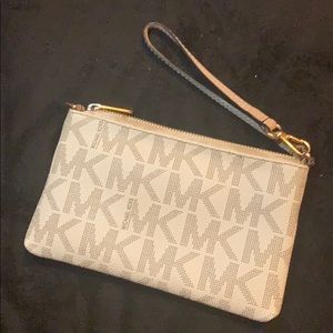 MICHAEL Michael Kors Bags - Michael Kors Jet Set Medium Wristlet MICHAEL Michael Kors Bags - Michael Kors Jet Set Medium Wristlet